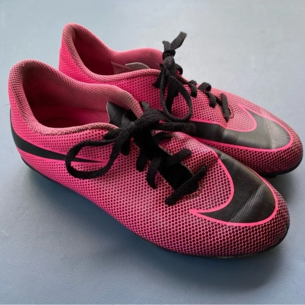 Nike Shoes‎ Girls Size Size 5Y Cleats Pink Black Lace Up